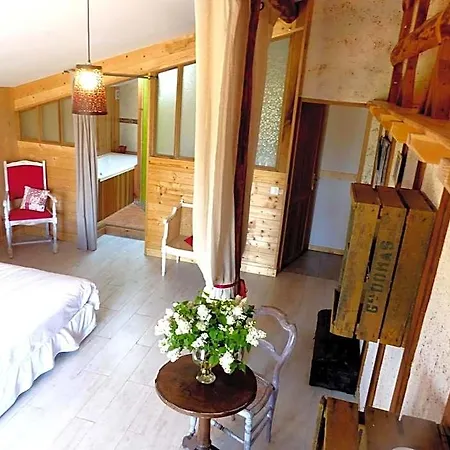 Le Jardin Des Pierres Brunes Bed & Breakfast