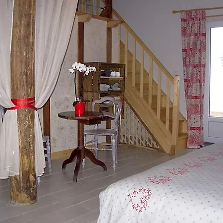 Le Jardin Des Pierres Brunes Bed & Breakfast