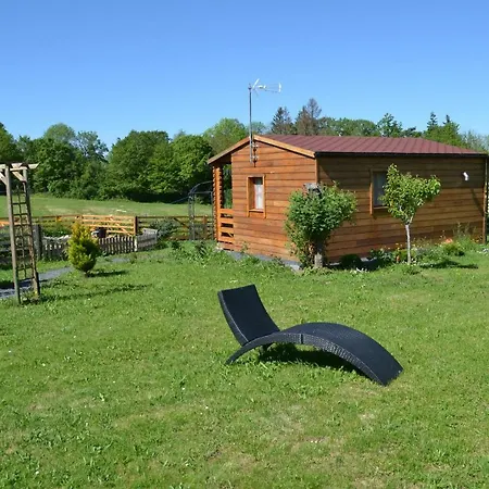 Le Jardin Des Pierres Brunes Bed & Breakfast 3*